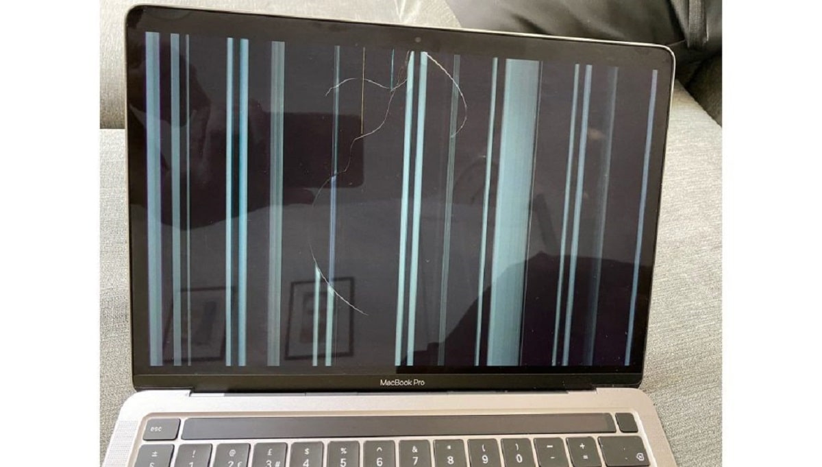 Cracks on the screen of the MacBook Pro M1