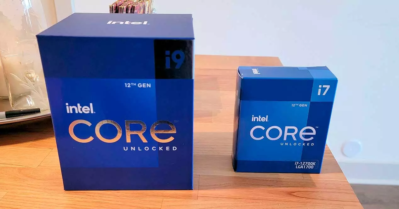 Intel-Core-i9-12900K-e-Intel-Core-i7-12700K-box