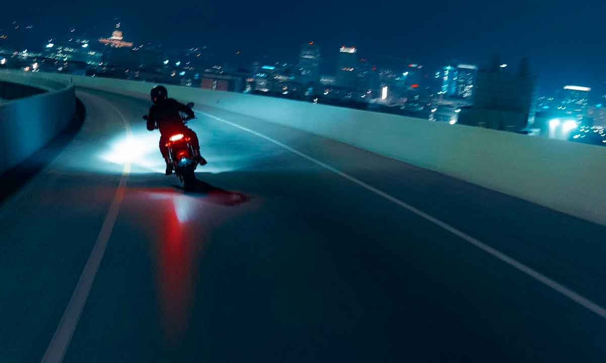 Zero SR 2022: the first motorcycle with in-app purchases and DLC