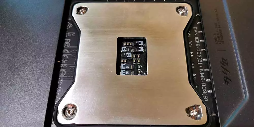 Intel-LGA-1700-socket-2