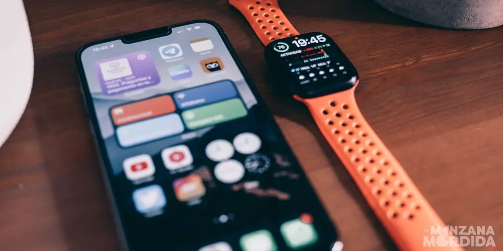 iPhone + Apple Watch