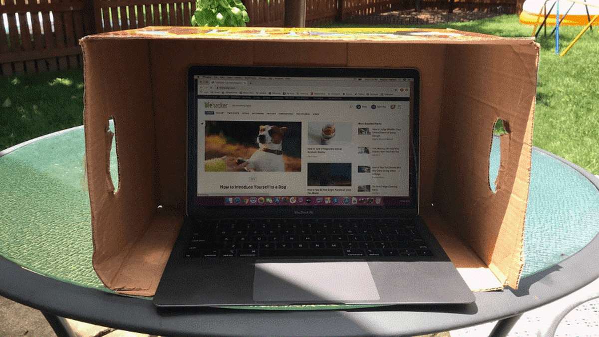 A Guide to Using a Laptop Outdoors and Reducing Glare