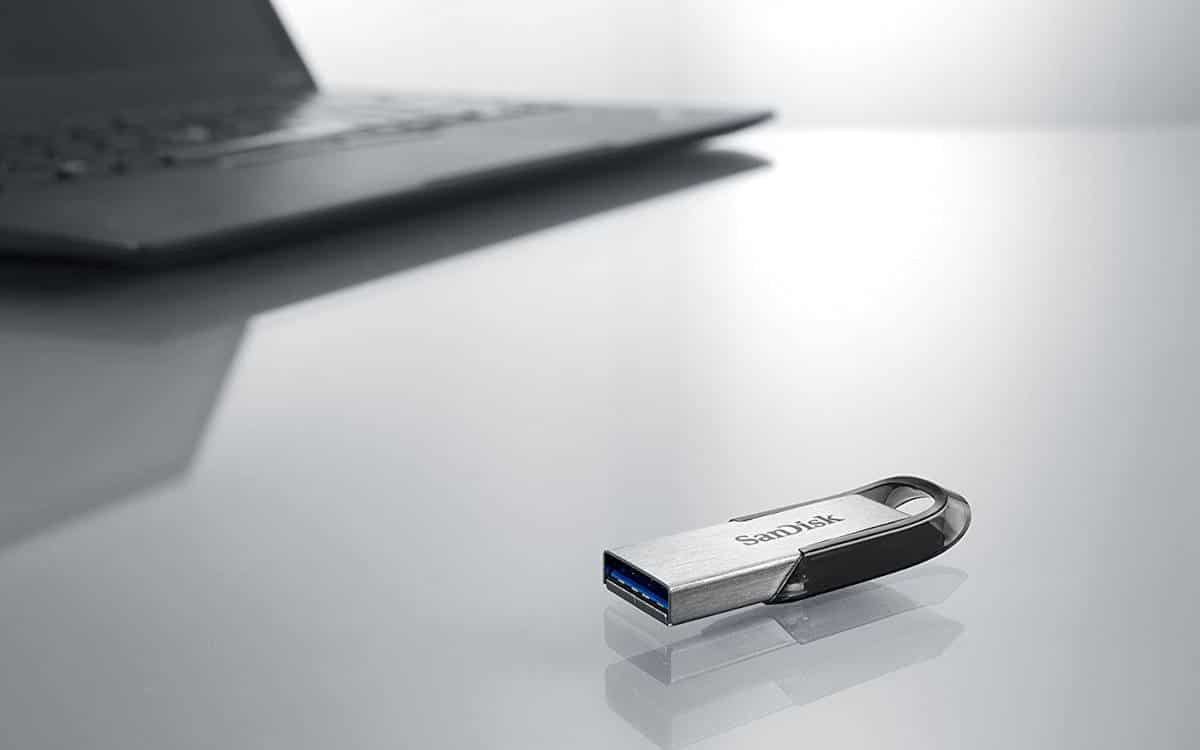 SanDisk Ultra Flair USB Flash Drive