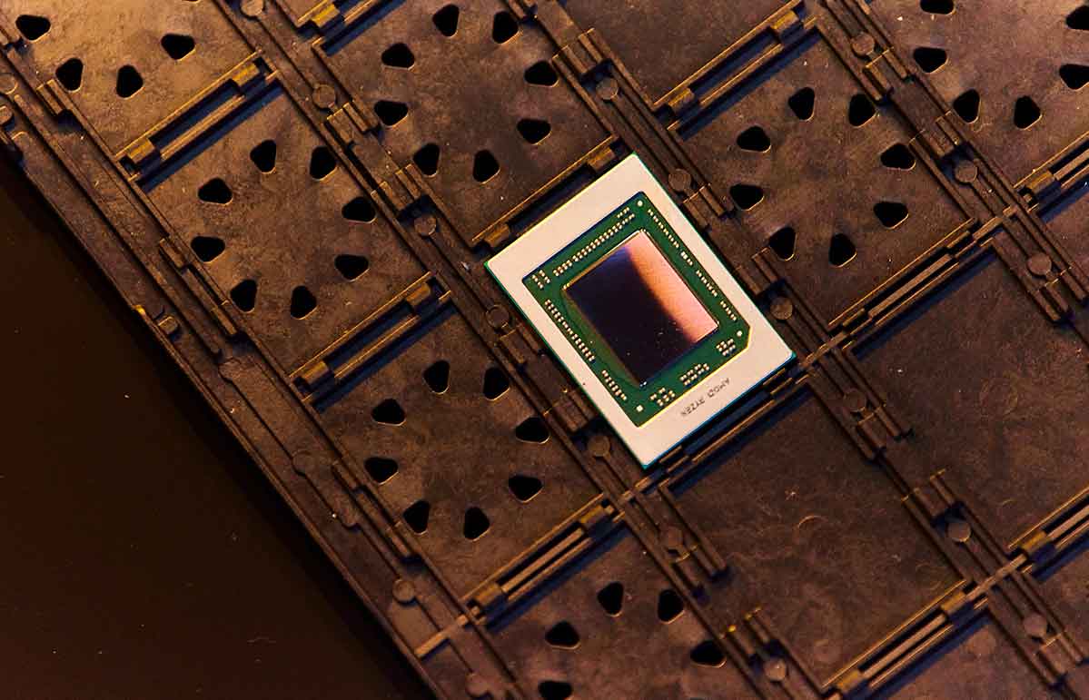 AMD: Ryzen 6000 Comes to Laptops