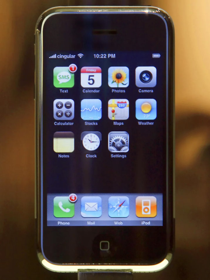 The first iPhone turns 15 years 33