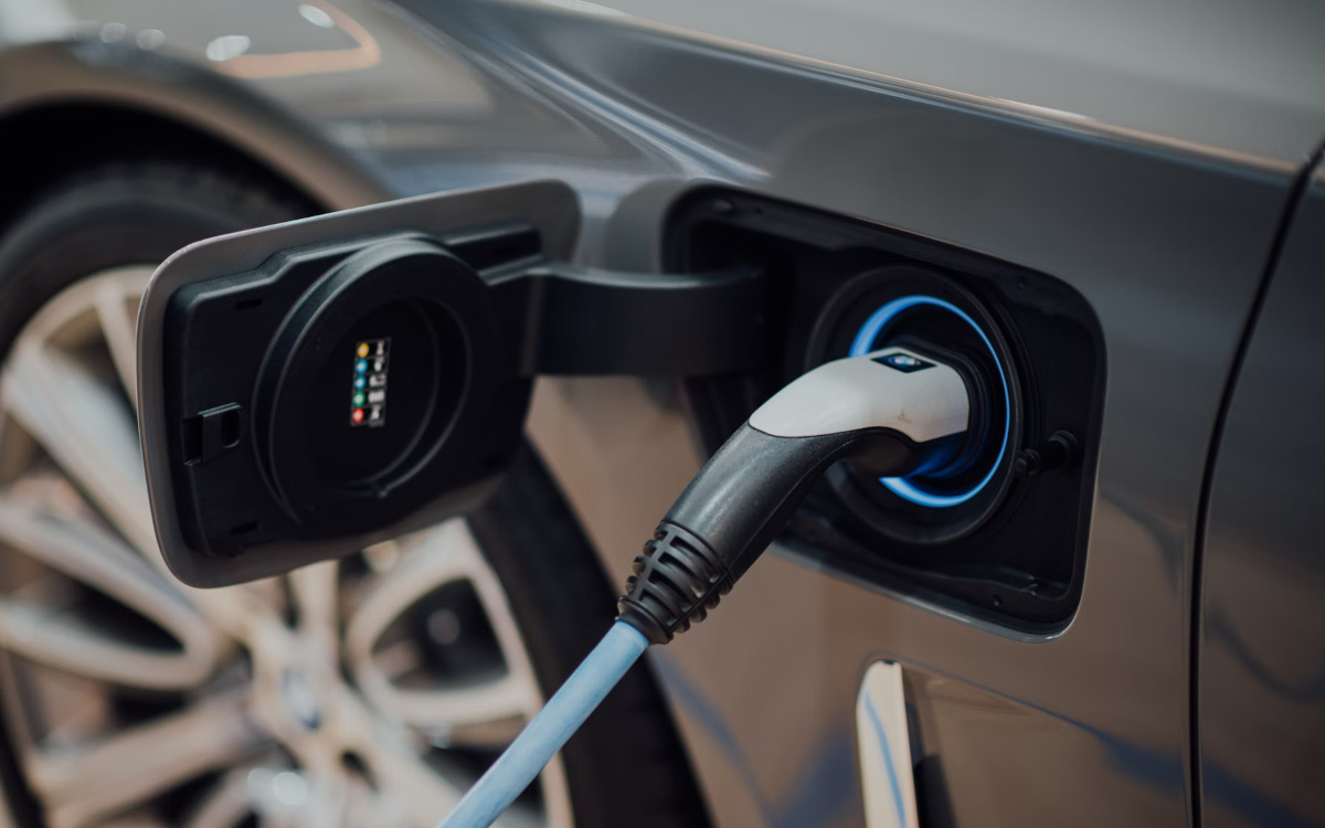 driving electric is more expensive than thermal