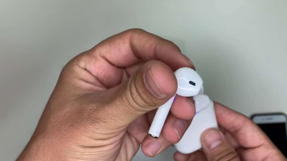Most Common AirPods Problems and How To Fix Them