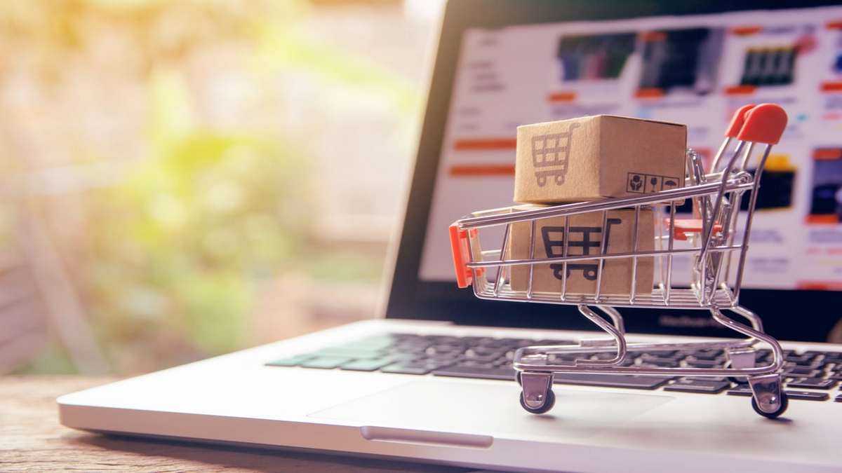 What are the Pros and Cons of Shopping Online