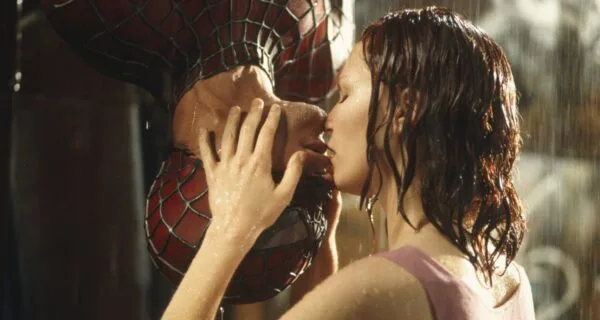Scene Shows Tobey Maguire's Classic Spider-Man Kiss With Kirsten Dunst's Mary Jane