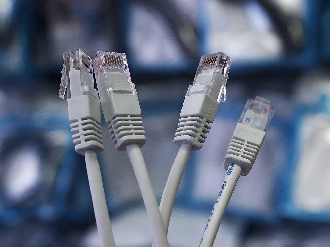 Using the fiber optic connection