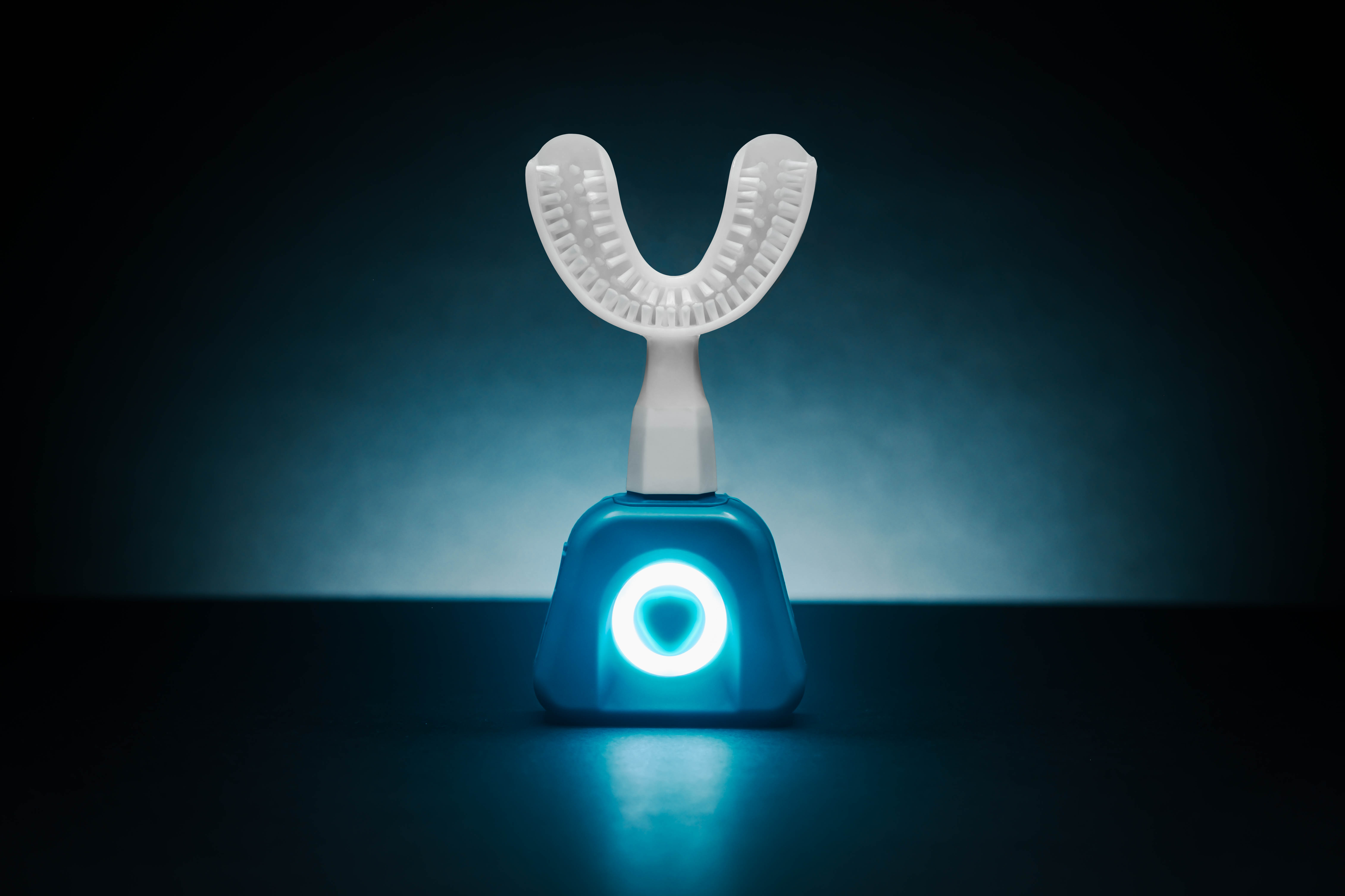 Y-brush toothbrush