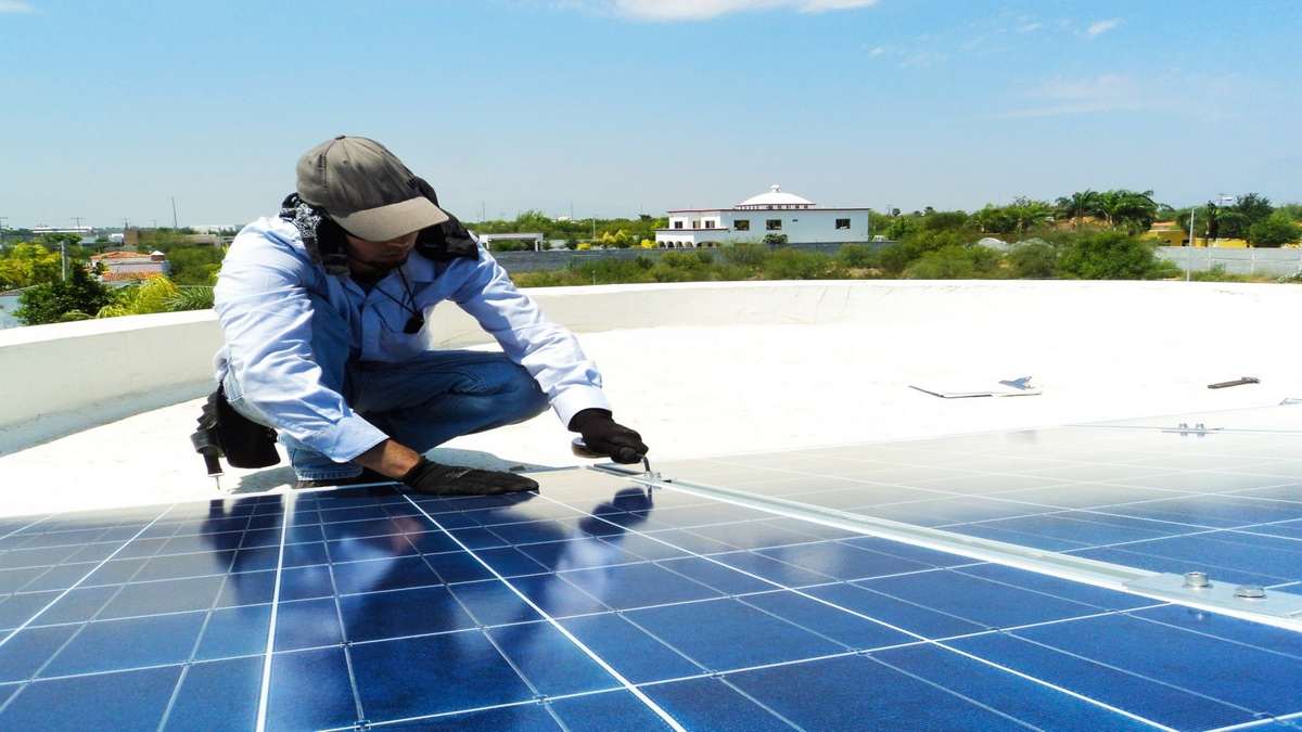 How Do Solar Panels Work? A Complete Tech Guide