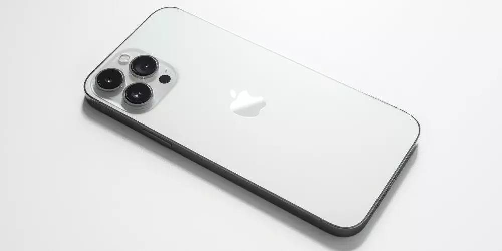 iPhone 13 Pro Max white
