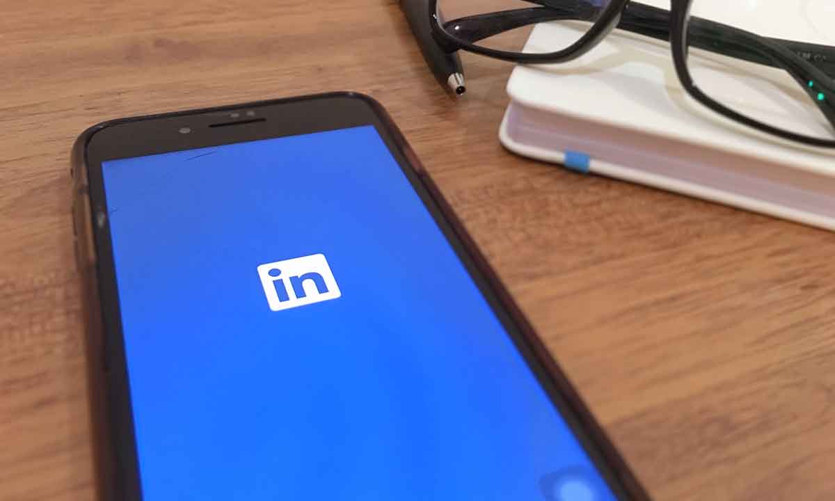 Beware of scams on LinkedIn