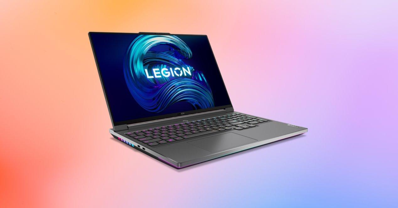 Lenovo Legion 7 16IAX7 Laptop