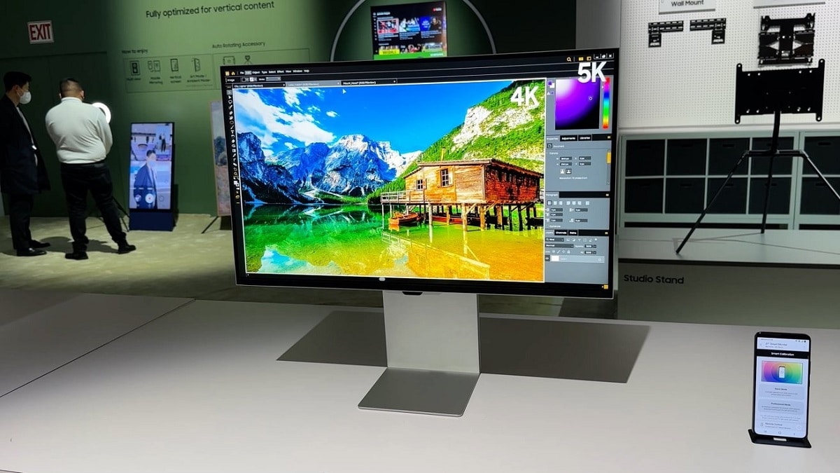 Samsung and Dell present their 5k and 6k displays respectively. Tough  rivals of the Studio Display