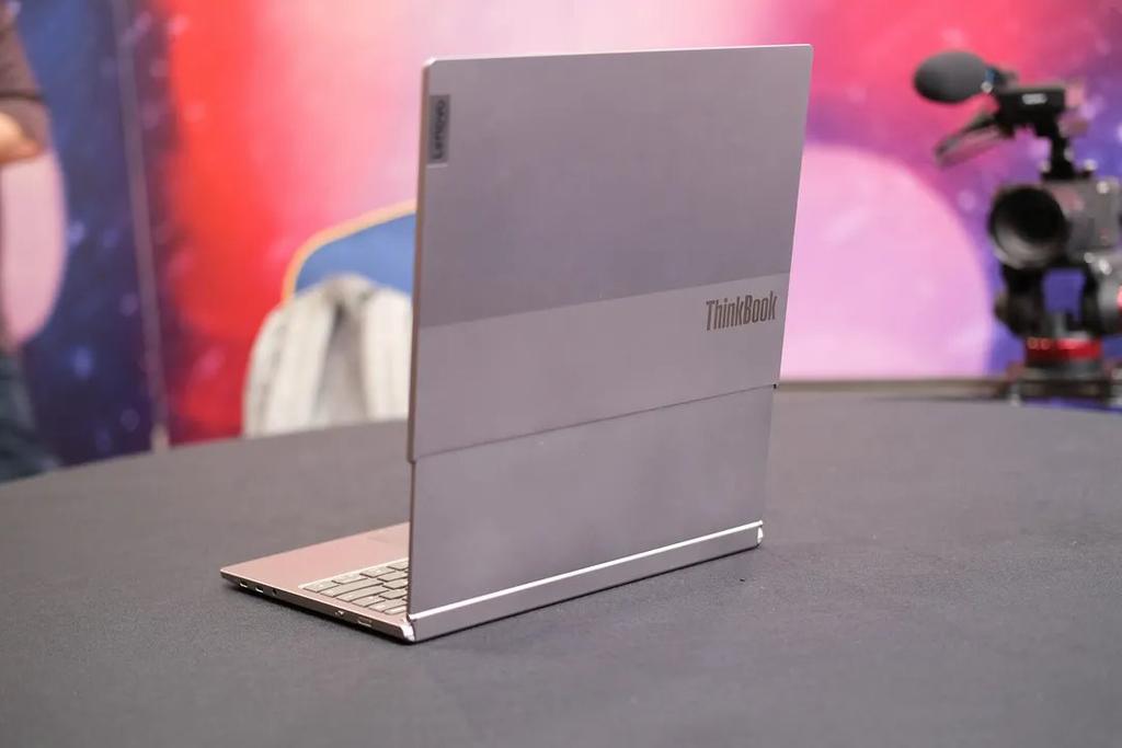 Lenovo Extendable Screen Laptop