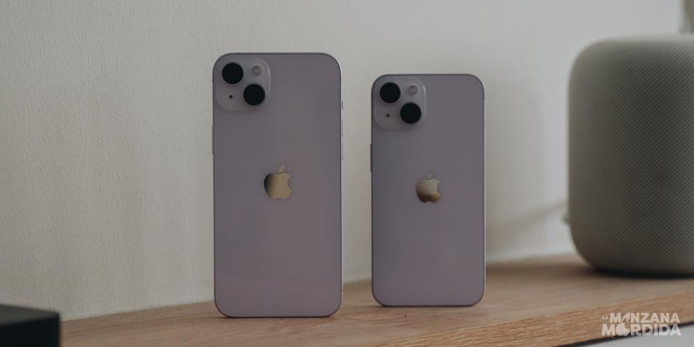 iPhone 14 and 14 plus from the front