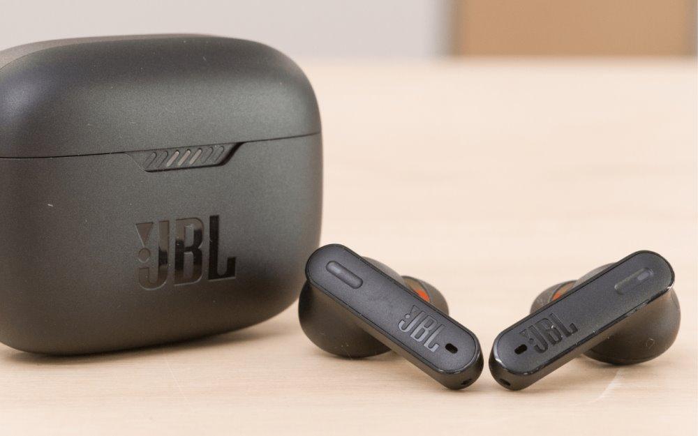 JBL TUNE 230NC TWS earphones