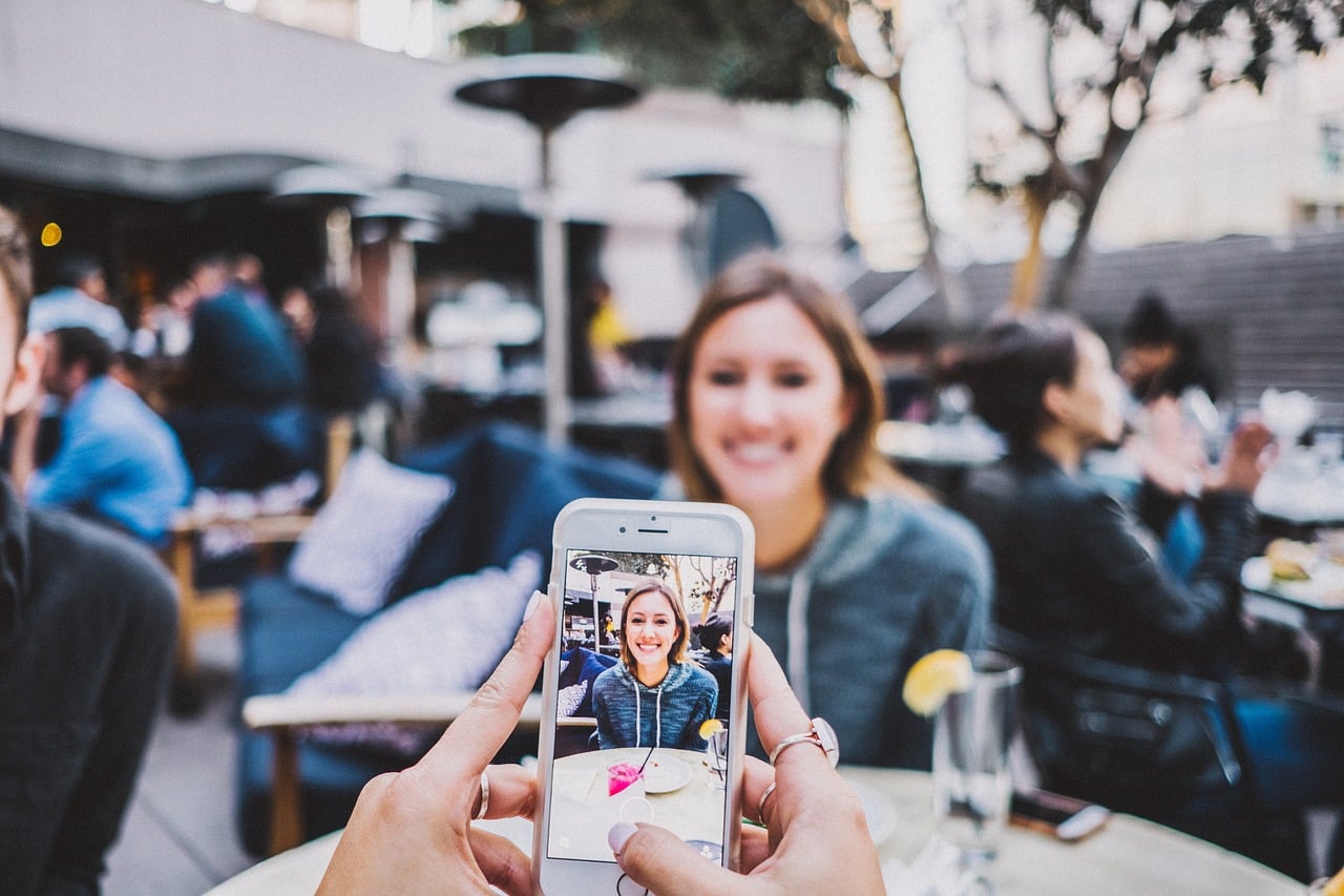 How to make photo slideshows with your iPhone or iPad